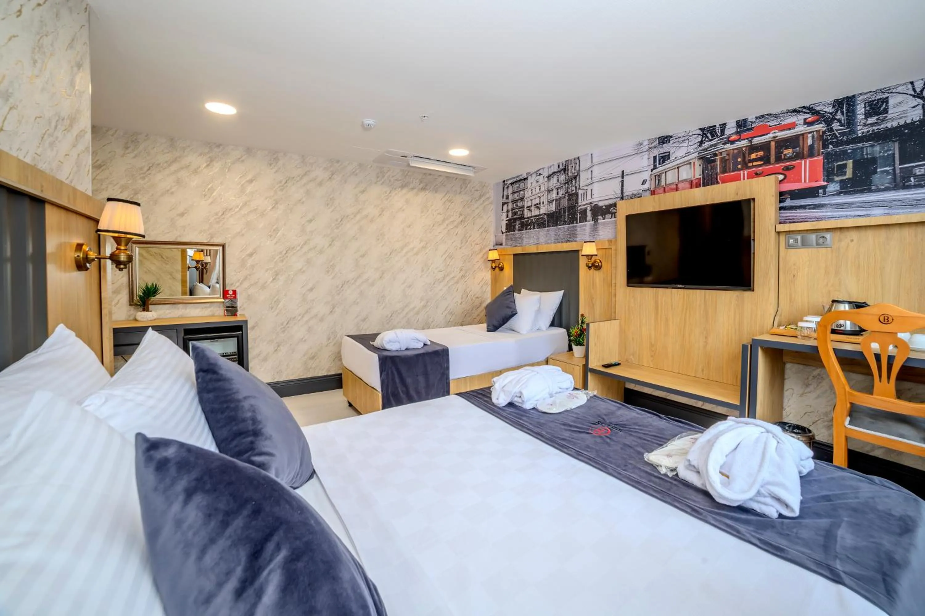 Photo of the whole room, Bed in Bulton Hotel Airport