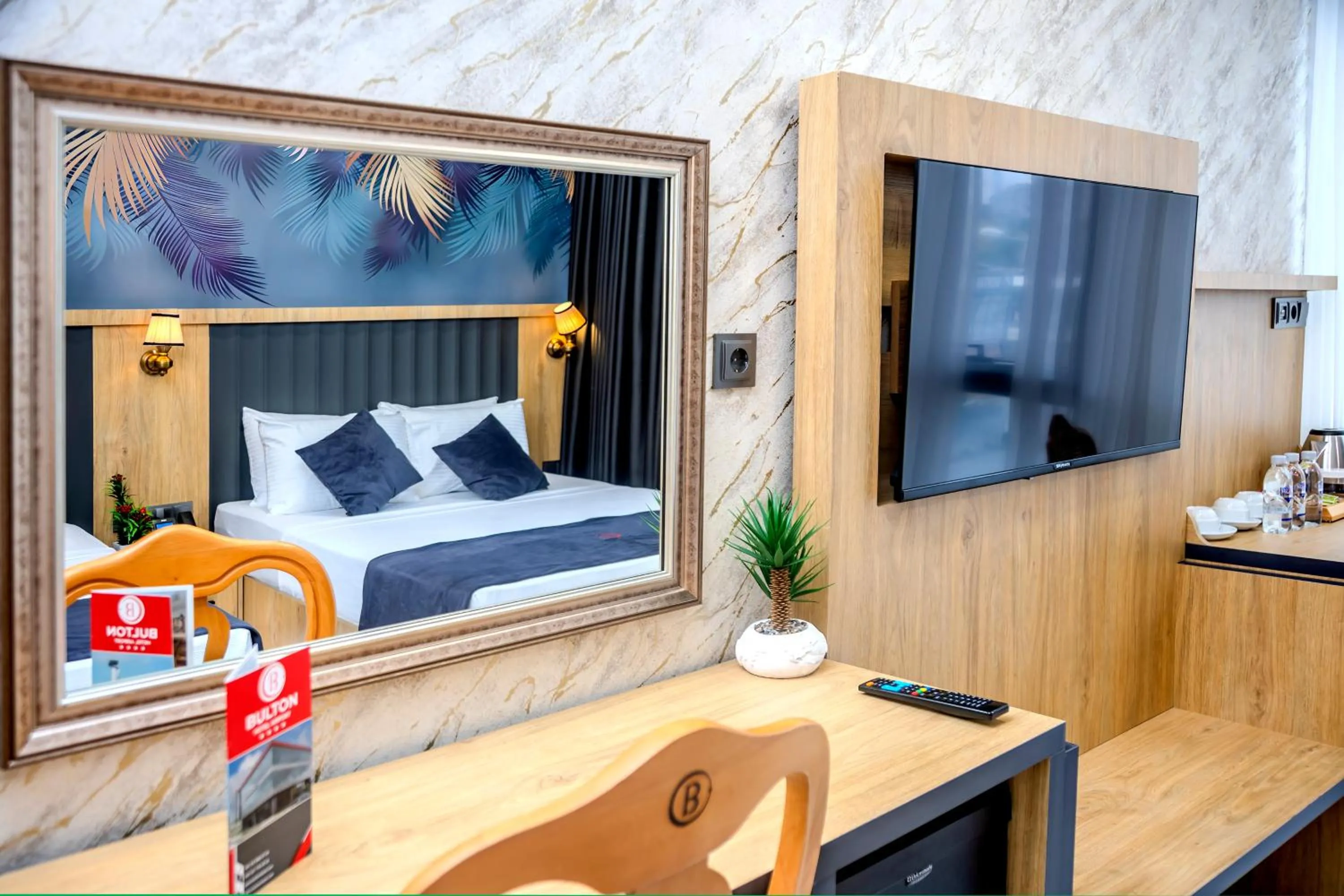 Photo of the whole room, Bed in Bulton Hotel Airport