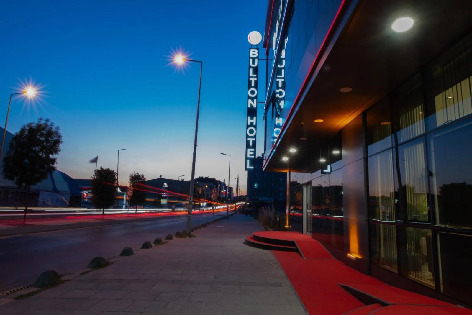 Night in Bulton Hotel Airport