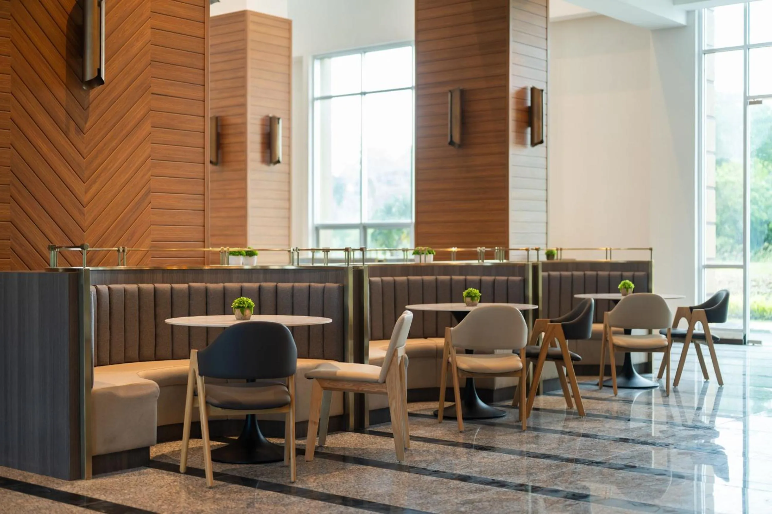 Restaurant/places to eat in Quest Hotel Midport Port Dickson