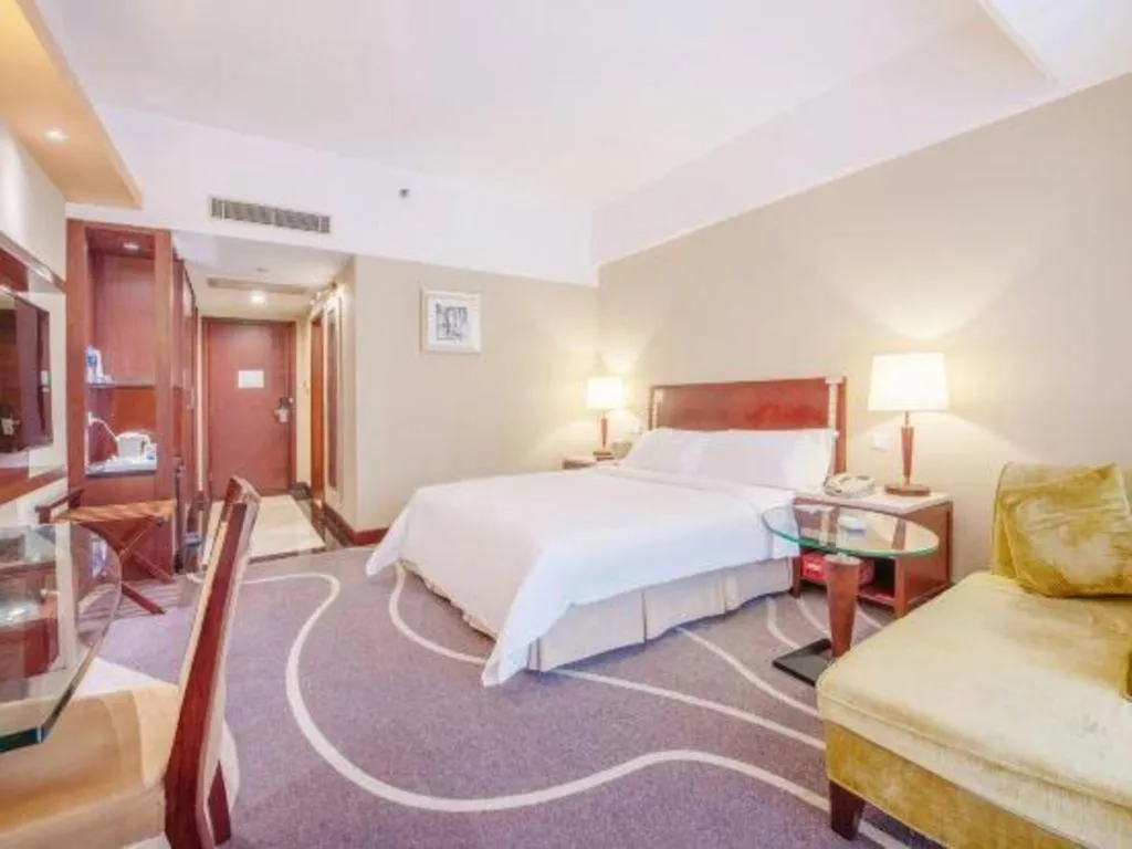 Bed in CP Peninsula Hotel