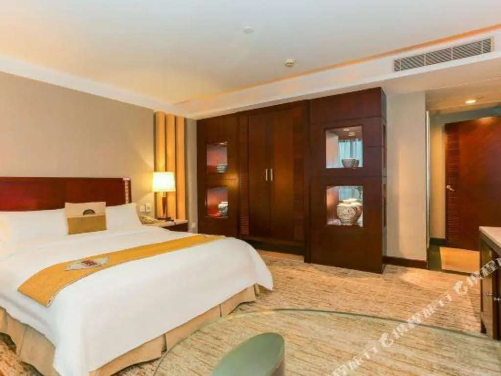 Bed in CP Peninsula Hotel