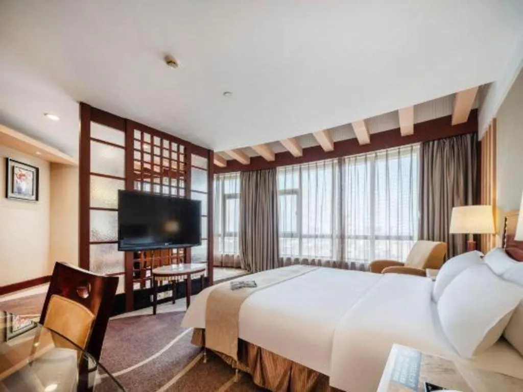 Bed in CP Peninsula Hotel