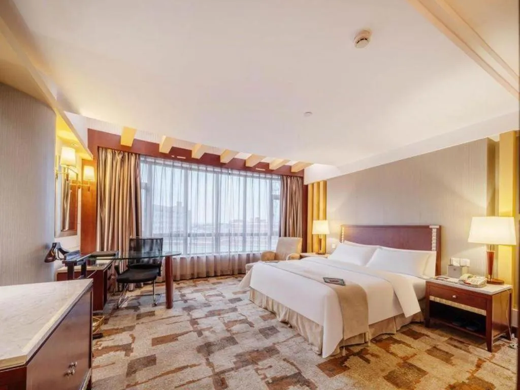 Bed in CP Peninsula Hotel