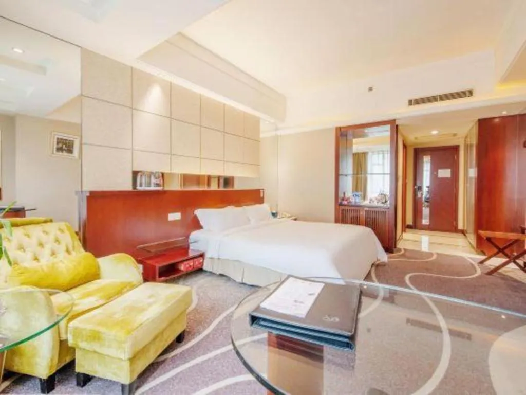 Bed in CP Peninsula Hotel