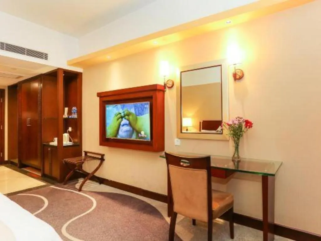 Bed in CP Peninsula Hotel