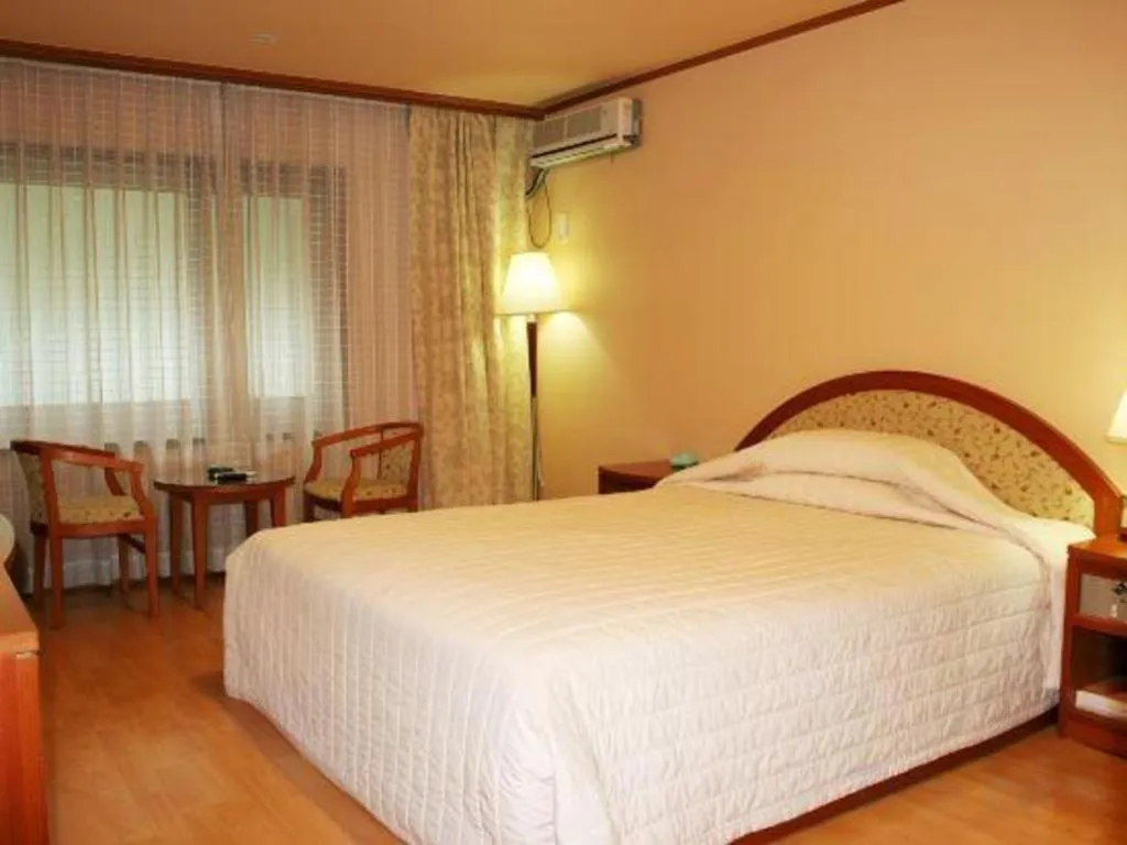 Bed in Suanbo Park Hotel