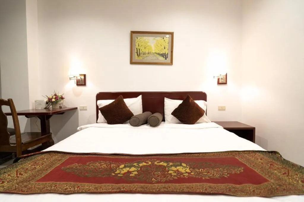 Bed in Phanthipha Residence