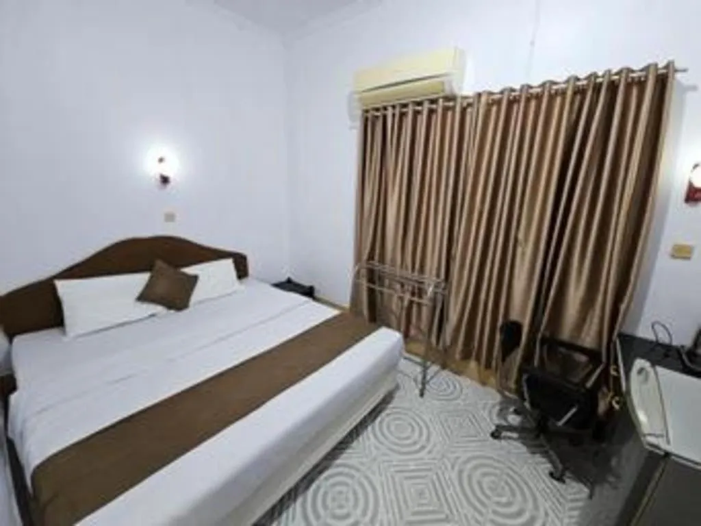 Bed in Hotel Sinar Khatulistiwa