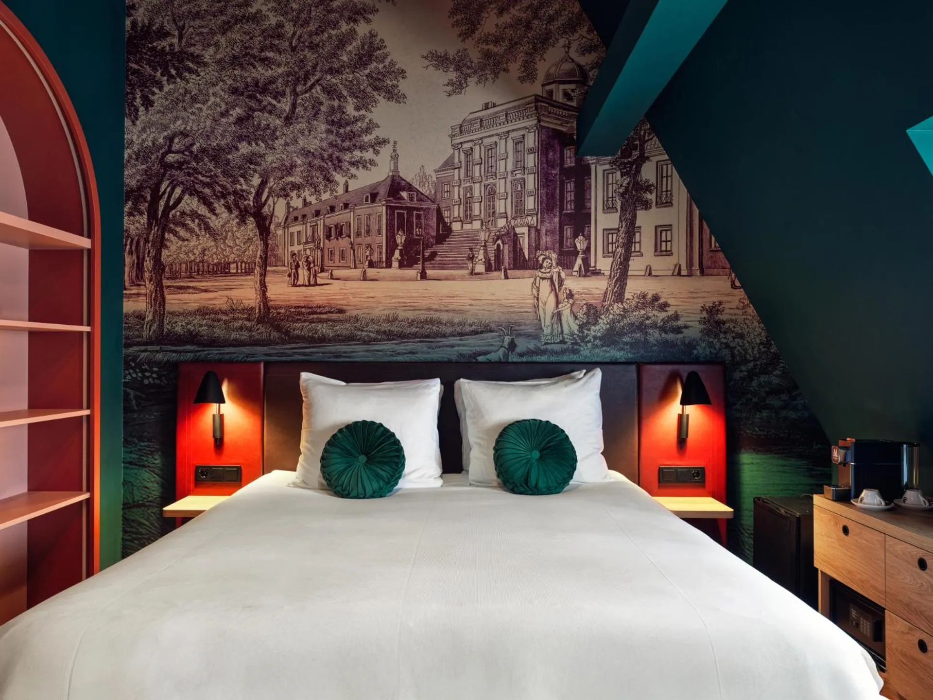 Bed in The Ald Hotel