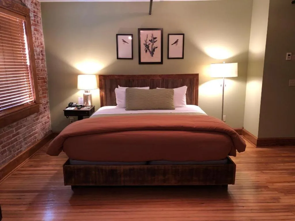 Bed in Hotel Frederick