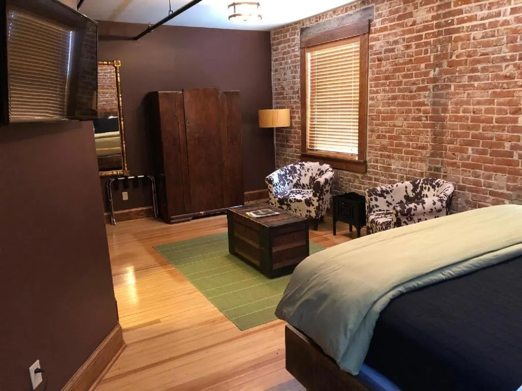 Bed in Hotel Frederick