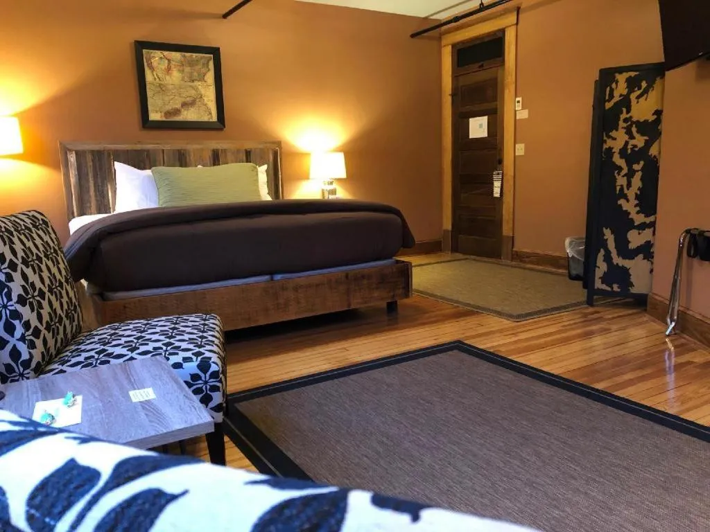 Bed in Hotel Frederick