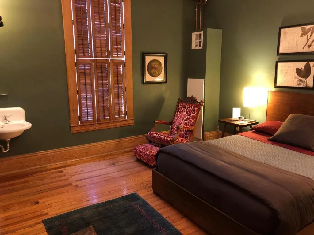 Bed in Hotel Frederick