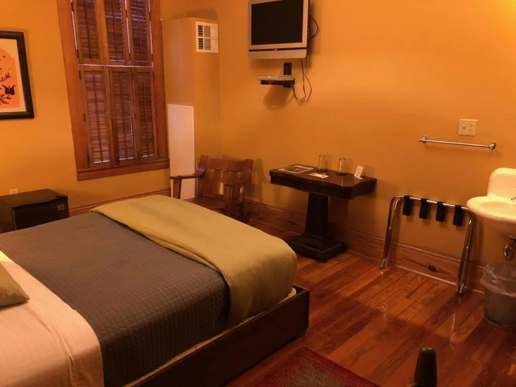 Bed in Hotel Frederick