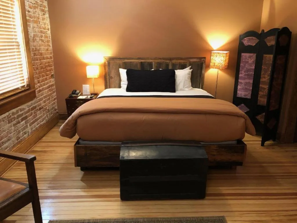 Bed in Hotel Frederick