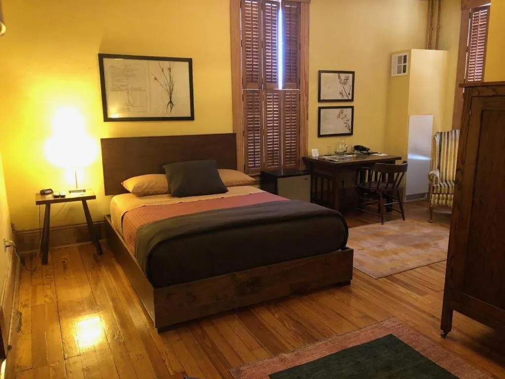 Bed in Hotel Frederick