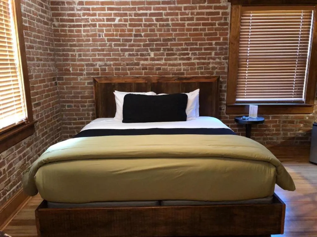 Bed in Hotel Frederick