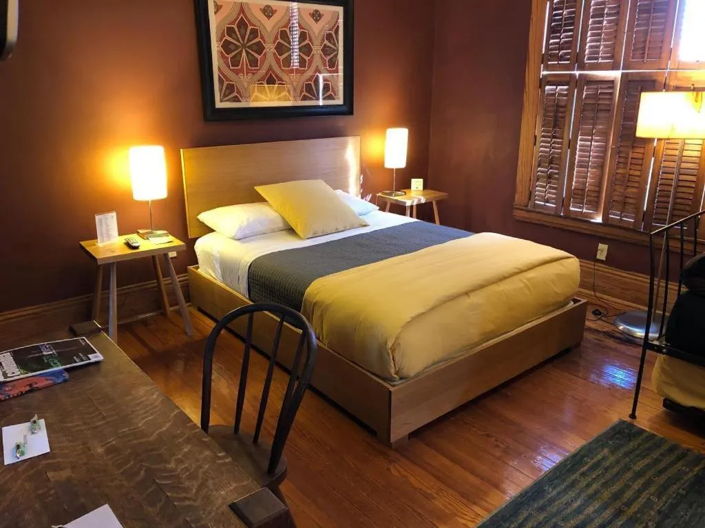 Bed in Hotel Frederick