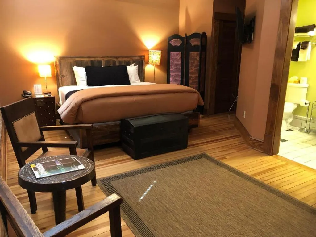 Bed in Hotel Frederick