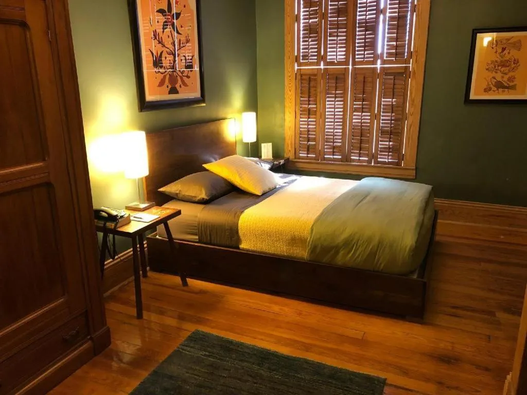 Bed in Hotel Frederick