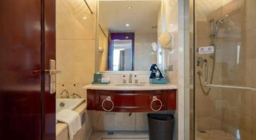 Chutian Guangdong International Hotel