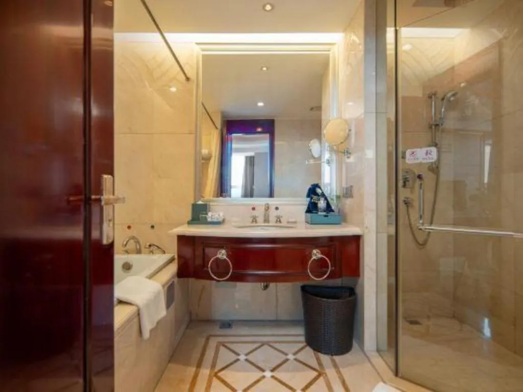 Chutian Guangdong International Hotel