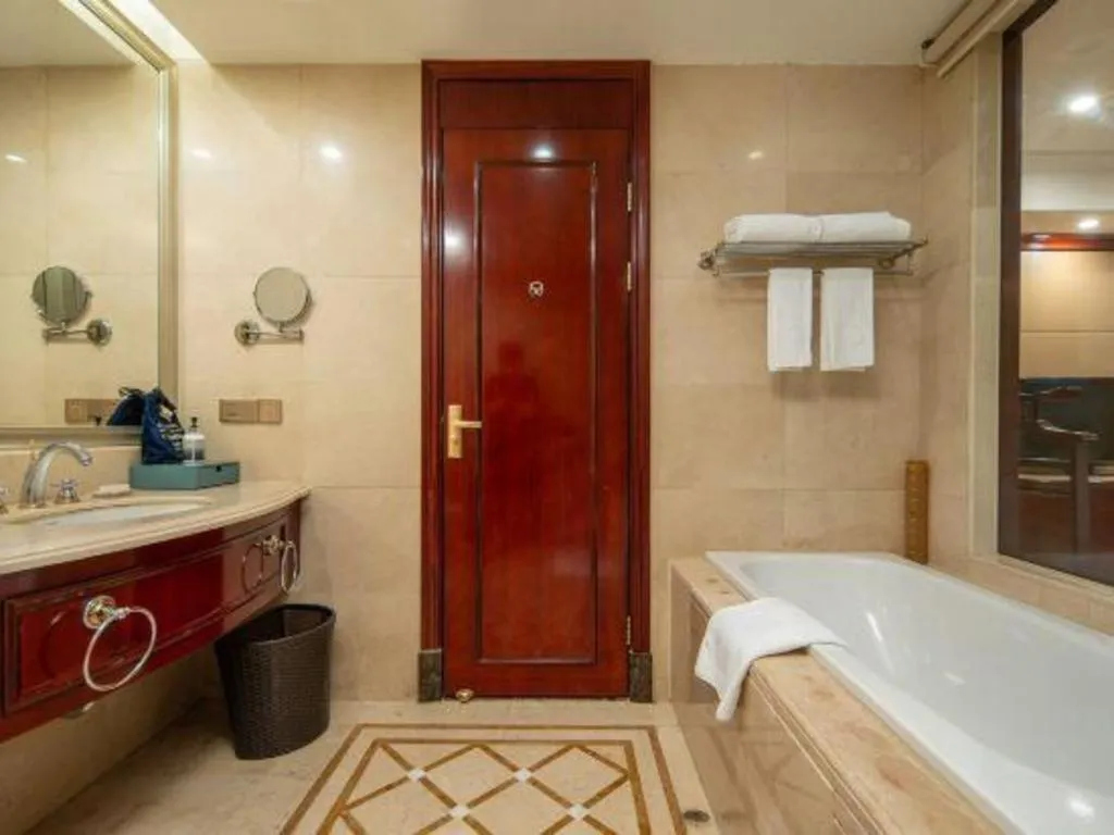 Chutian Guangdong International Hotel