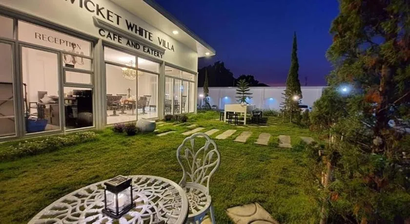 WICKET WHITE VILLA