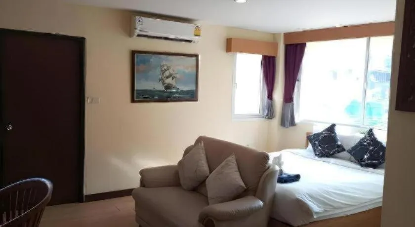 Bed in A7 Hotel Pattaya