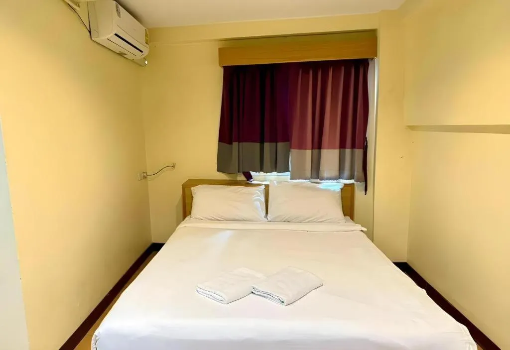 Bed in A7 Hotel Pattaya