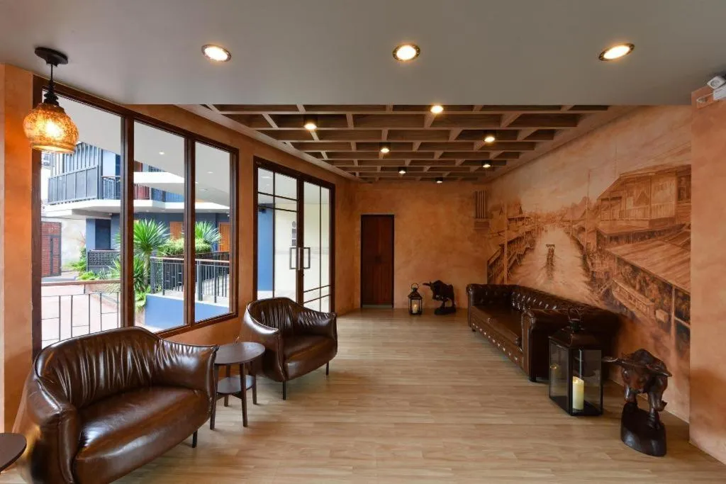 Amphawa Riverfront Hotel