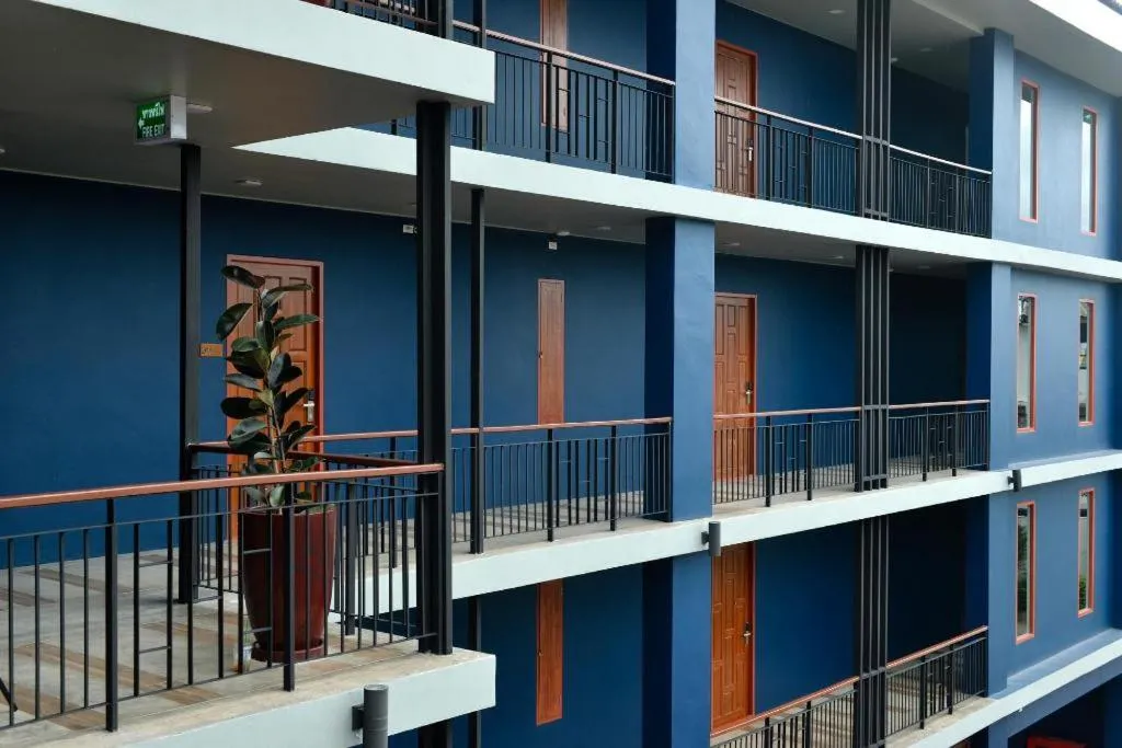 Amphawa Riverfront Hotel