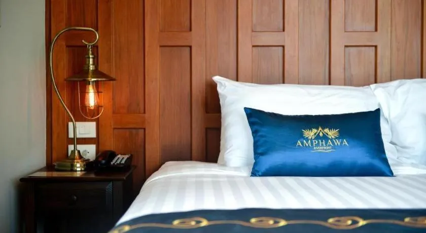 Bed in Amphawa Riverfront Hotel