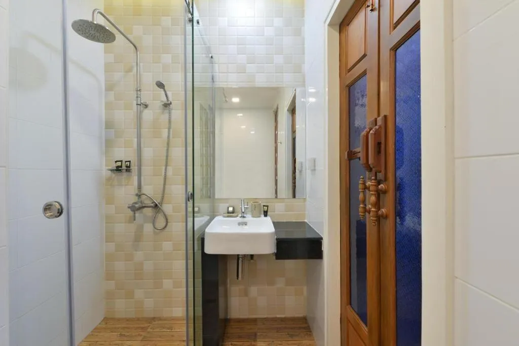 Amphawa Riverfront Hotel