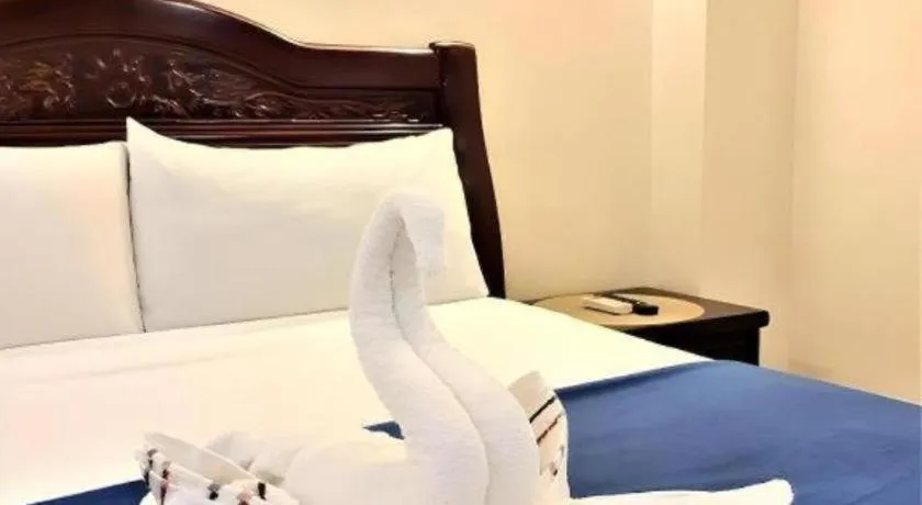 Bed in Clark Imperial Hotel