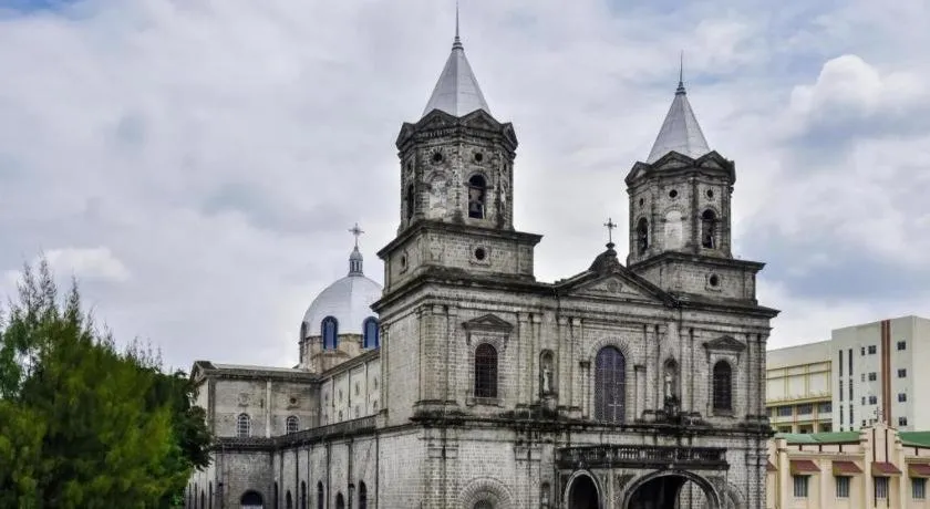 Clark Imperial Hotel