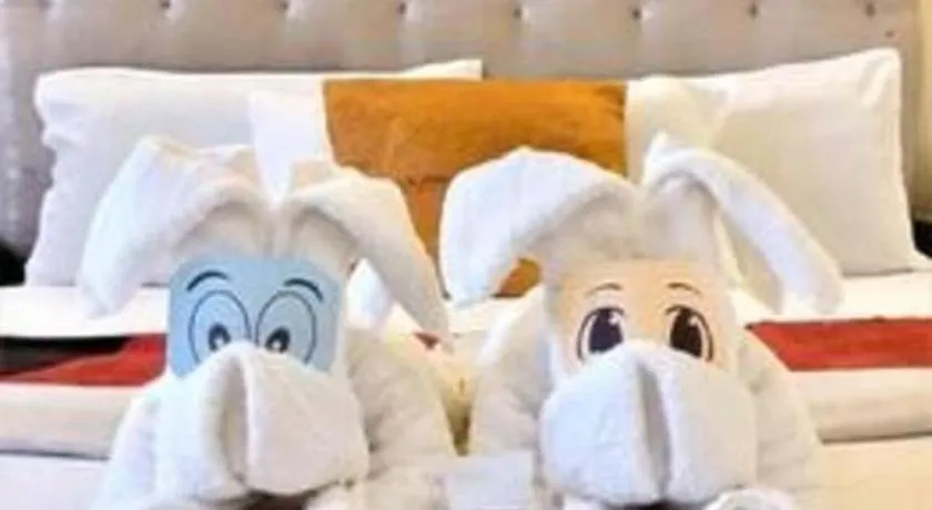 Bed in Clark Imperial Hotel