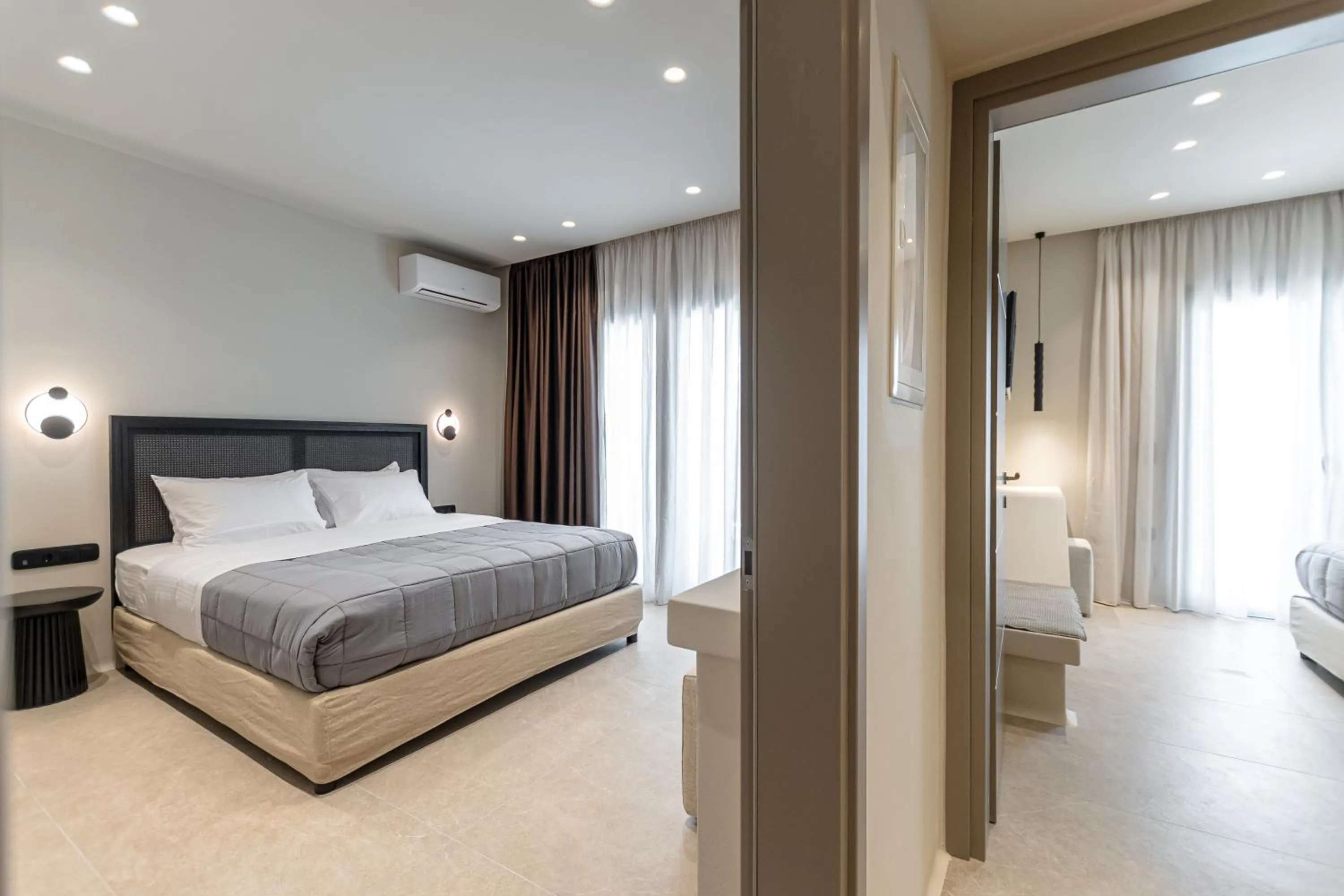 Shower, Bed in Lithia Exclusive Villas