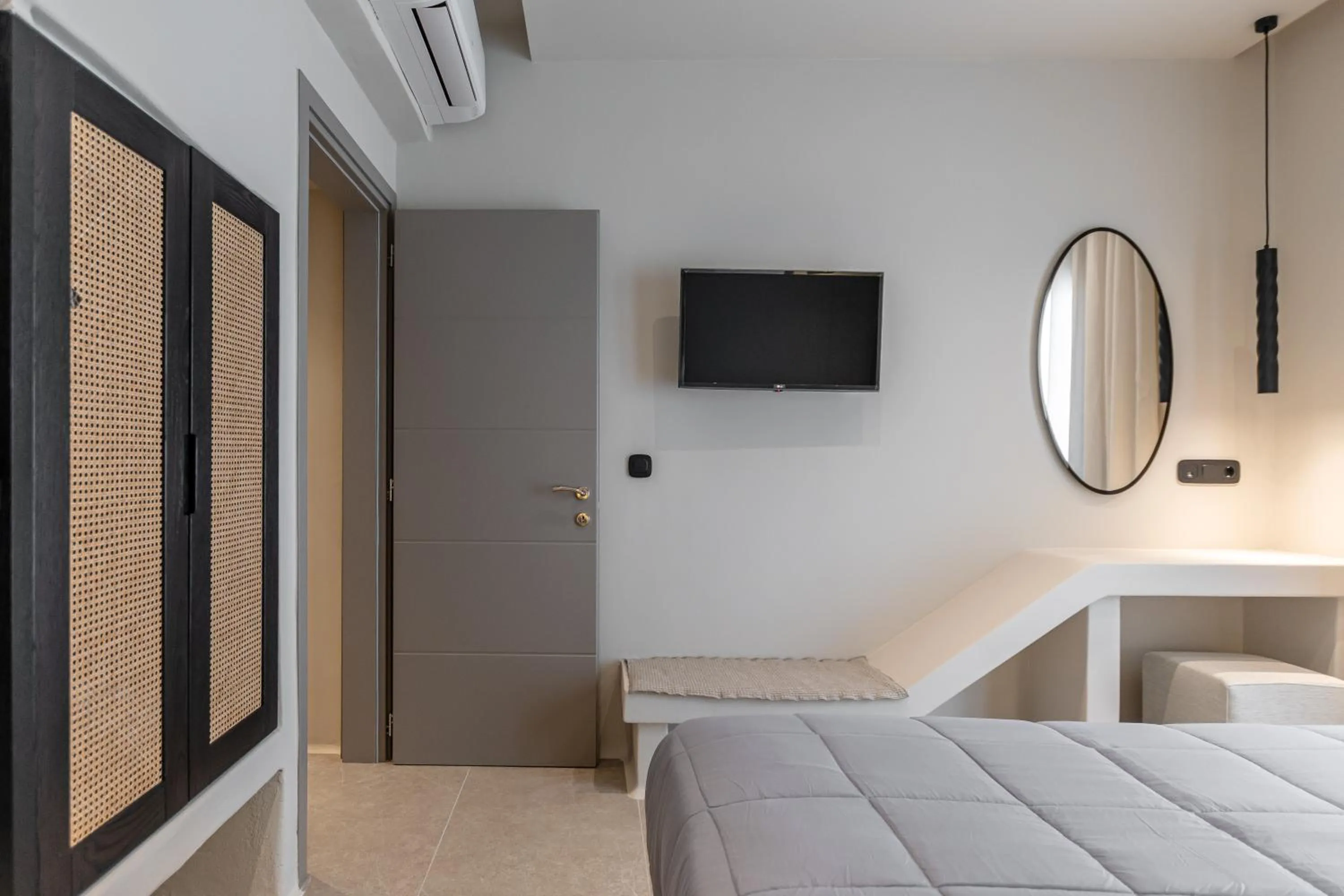 Shower, Bed in Lithia Exclusive Villas