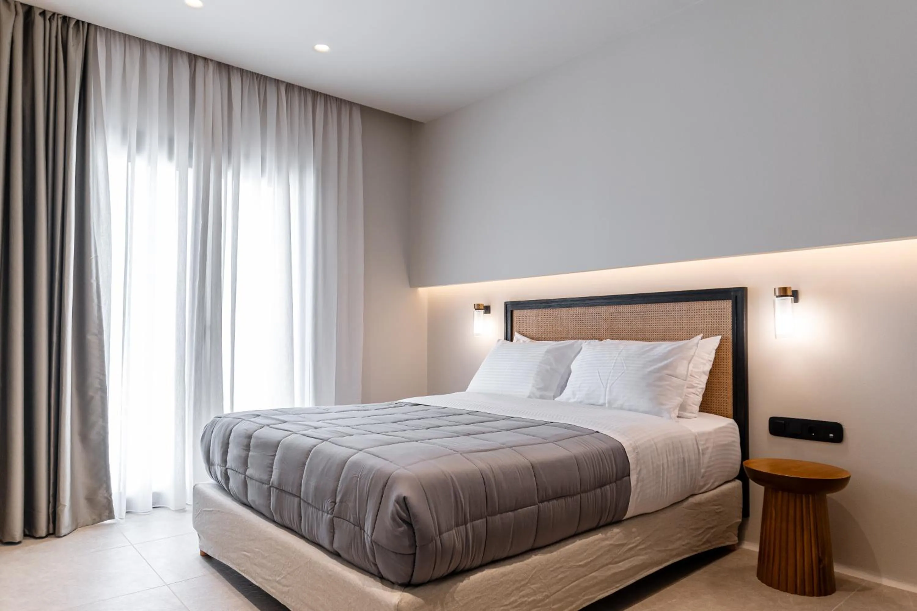 Shower, Bed in Lithia Exclusive Villas