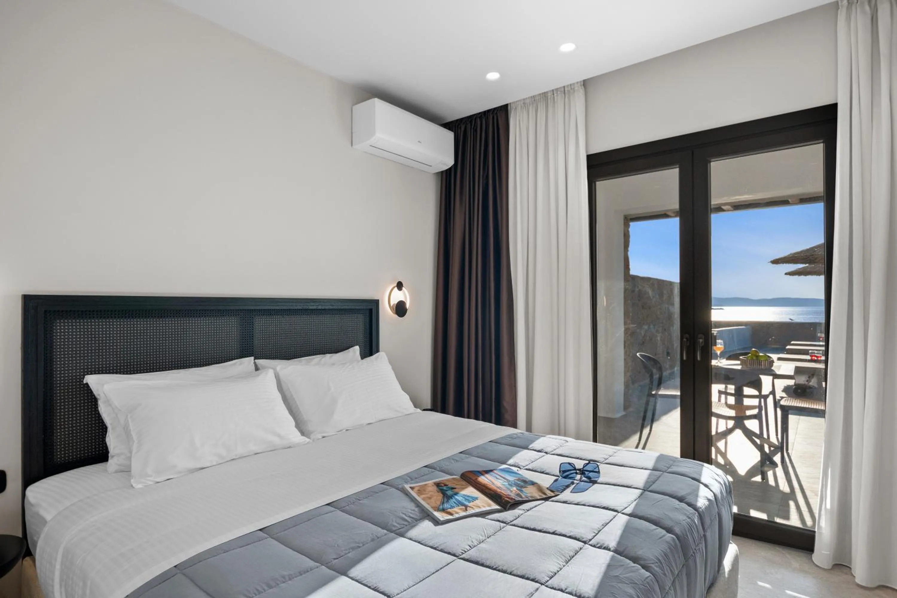 Patio, Bed in Lithia Exclusive Villas