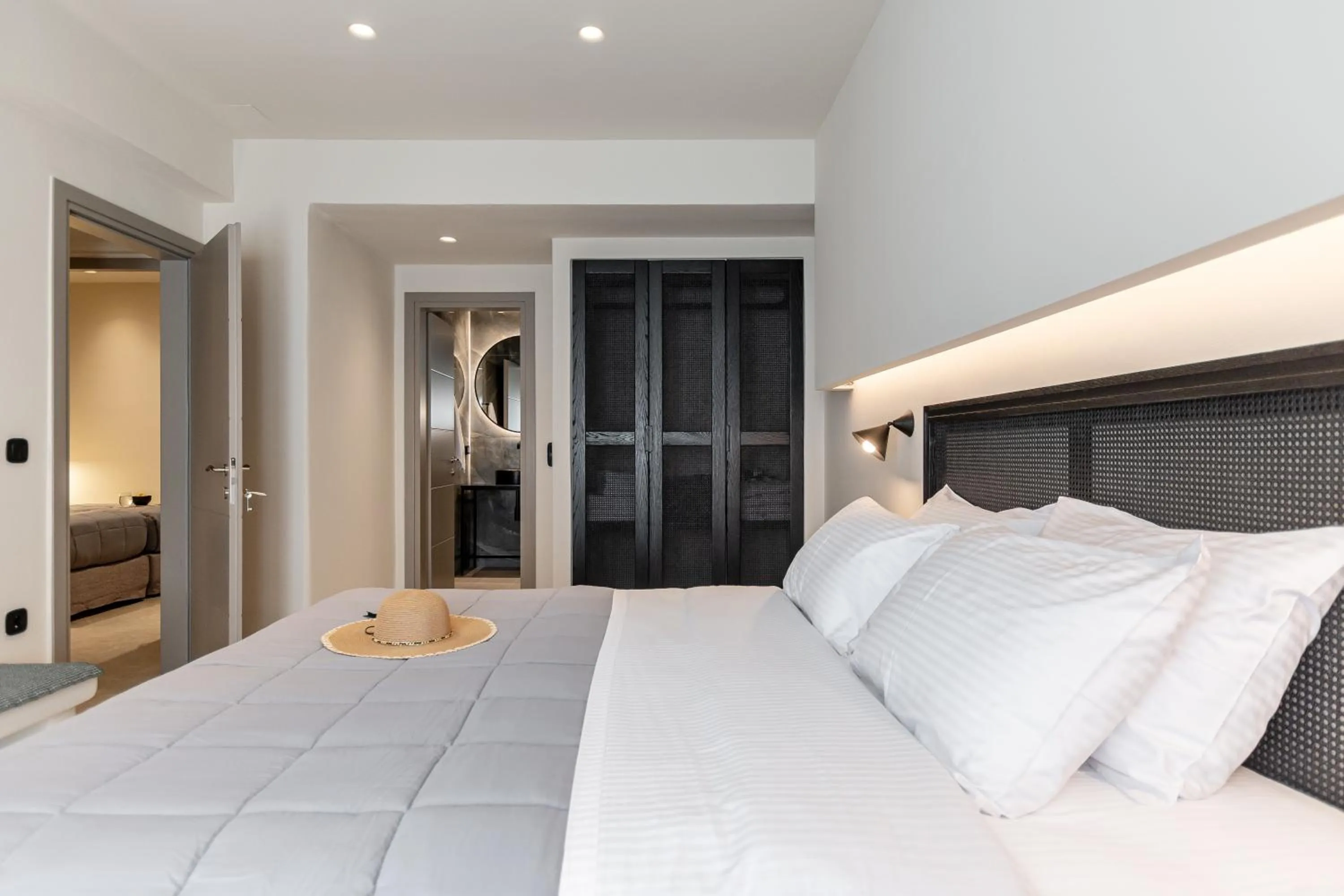 Shower, Bed in Lithia Exclusive Villas