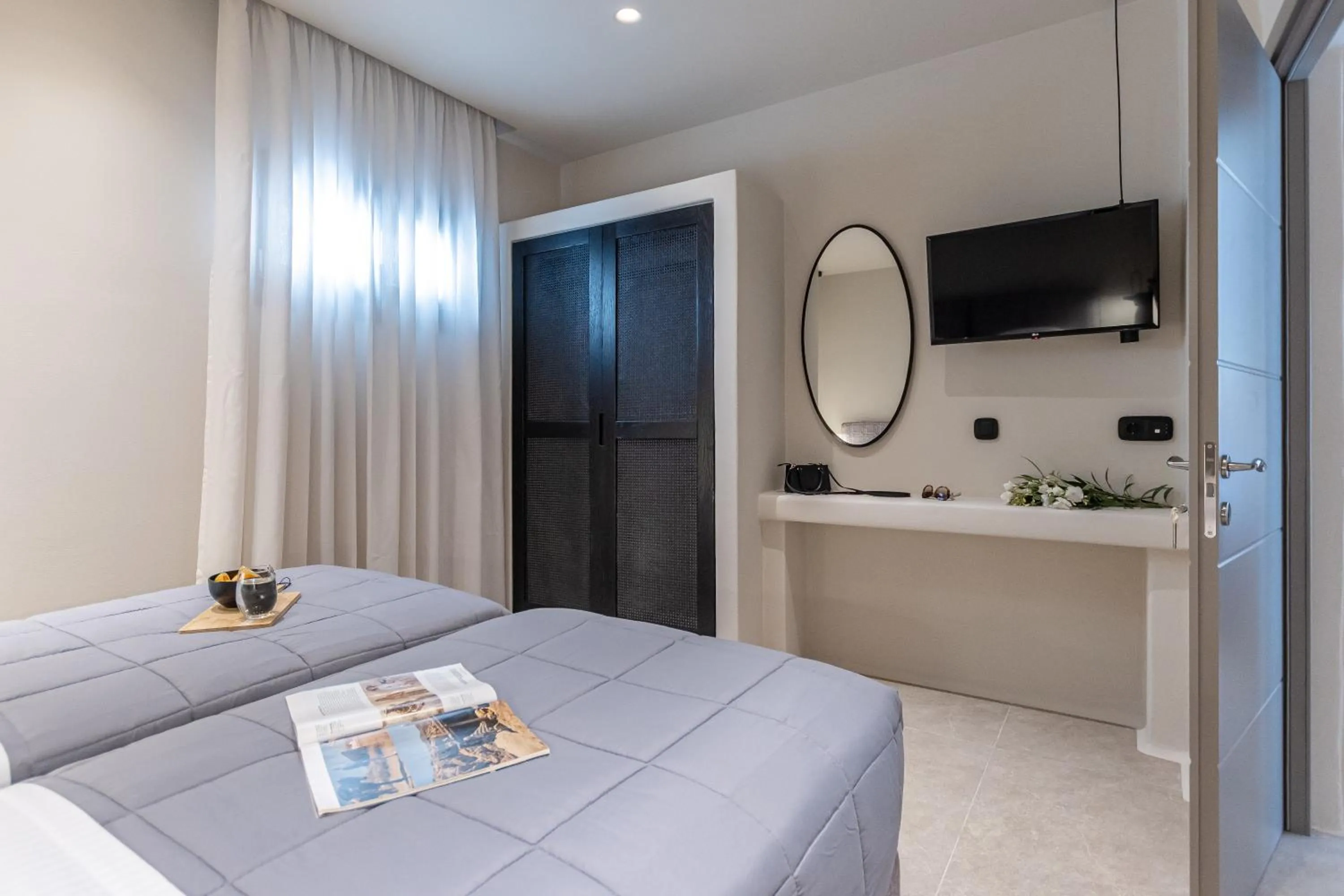 Shower, Bed in Lithia Exclusive Villas