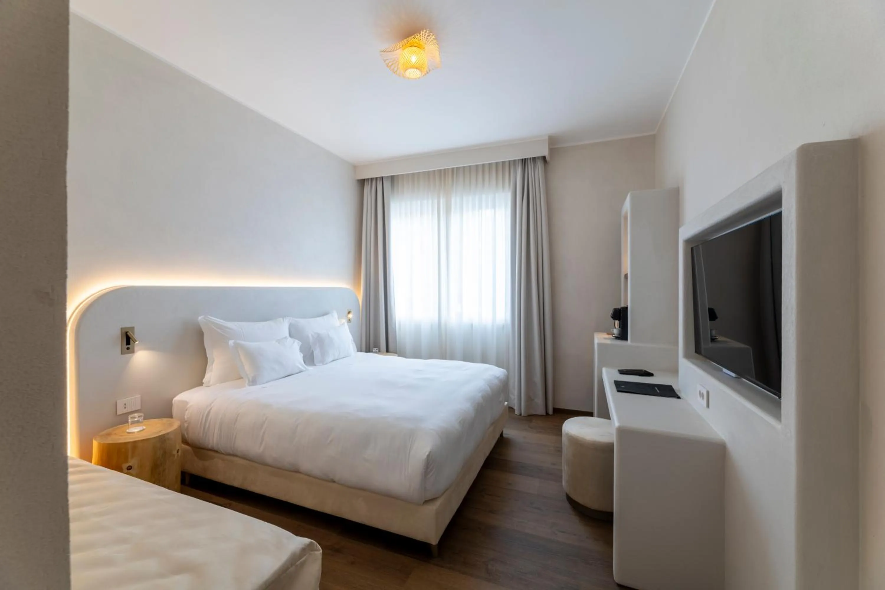 Bedroom, Bed in Hi Hotels Sirmione - Lakeview Pool