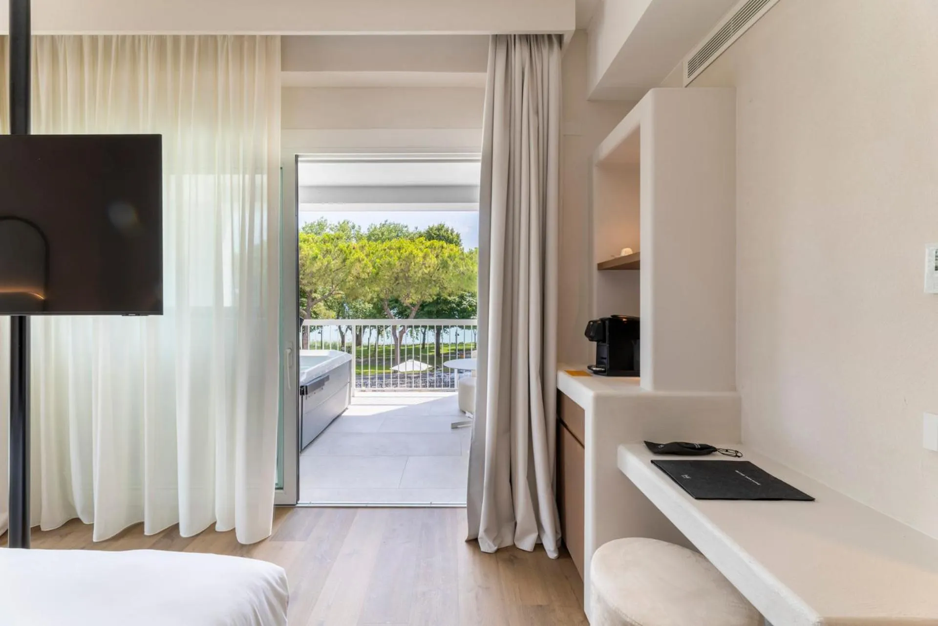 Photo of the whole room, Bed in Hi Hotels Sirmione - Lakeview Pool