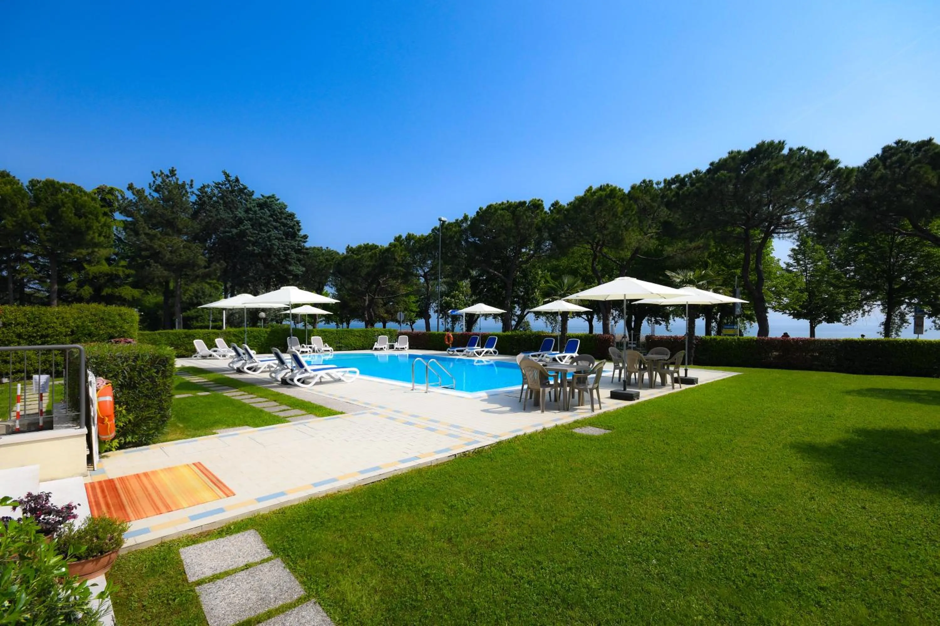 Pool view in Hotel Suisse