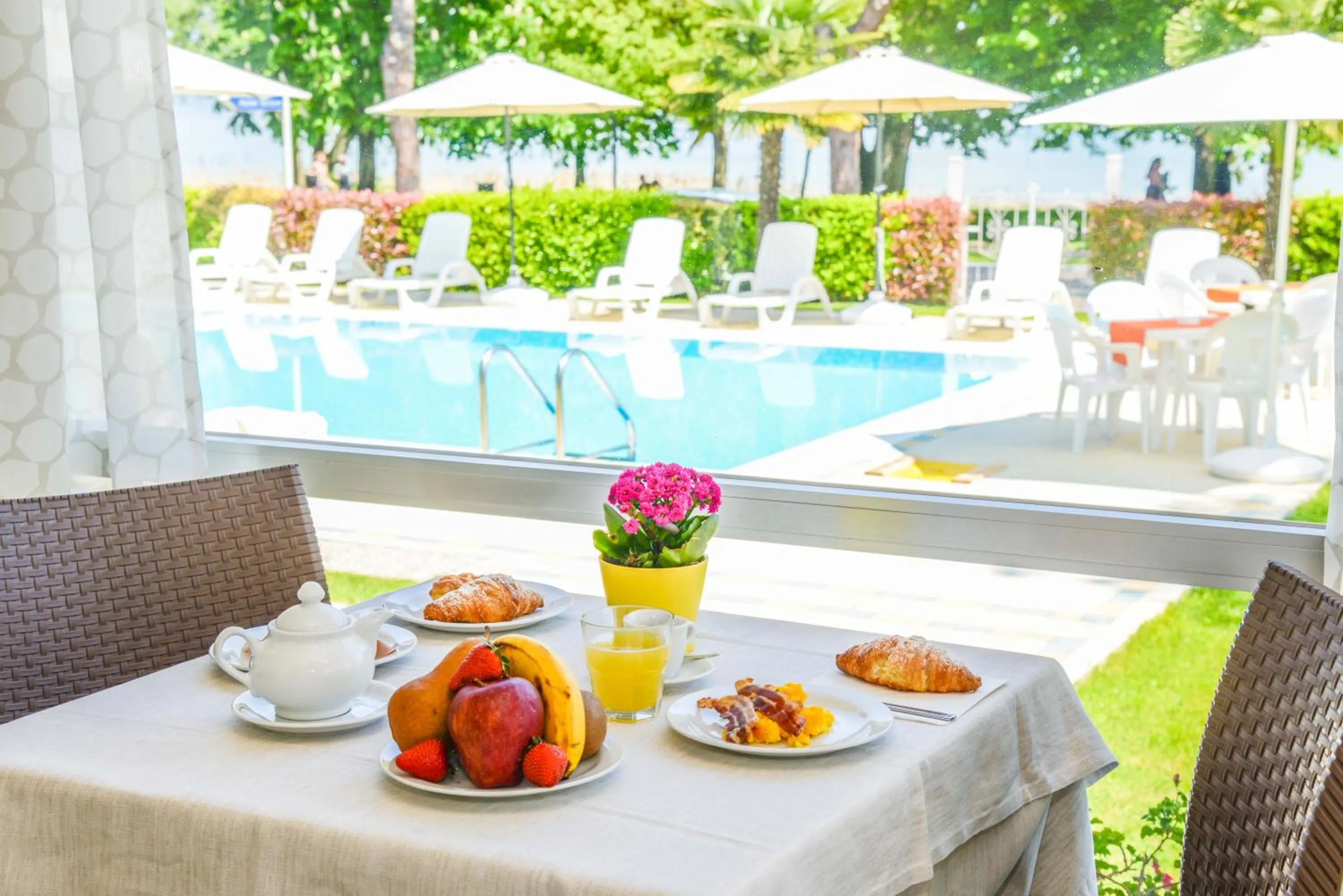 Breakfast in Hotel Suisse