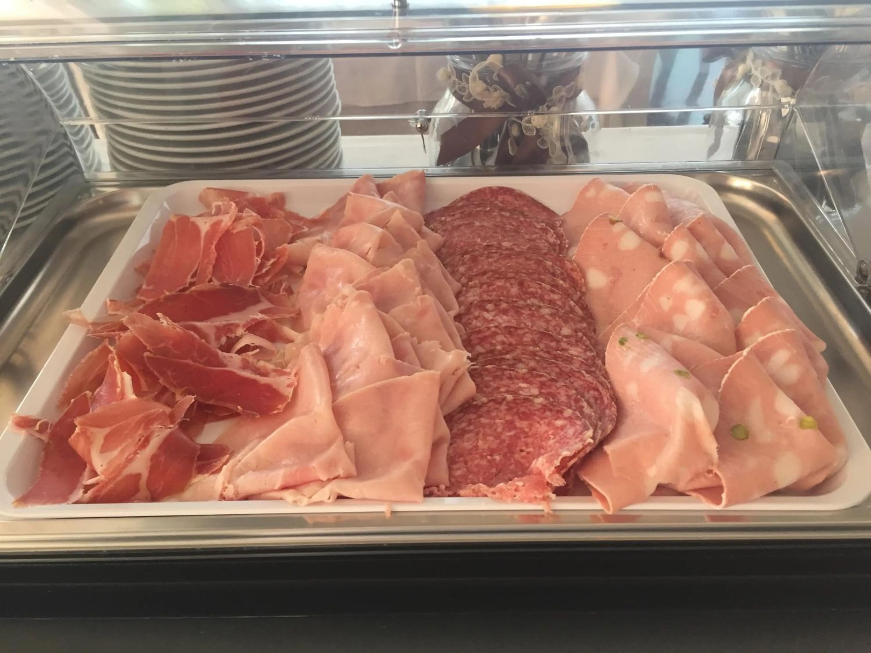 Breakfast in Hotel Suisse