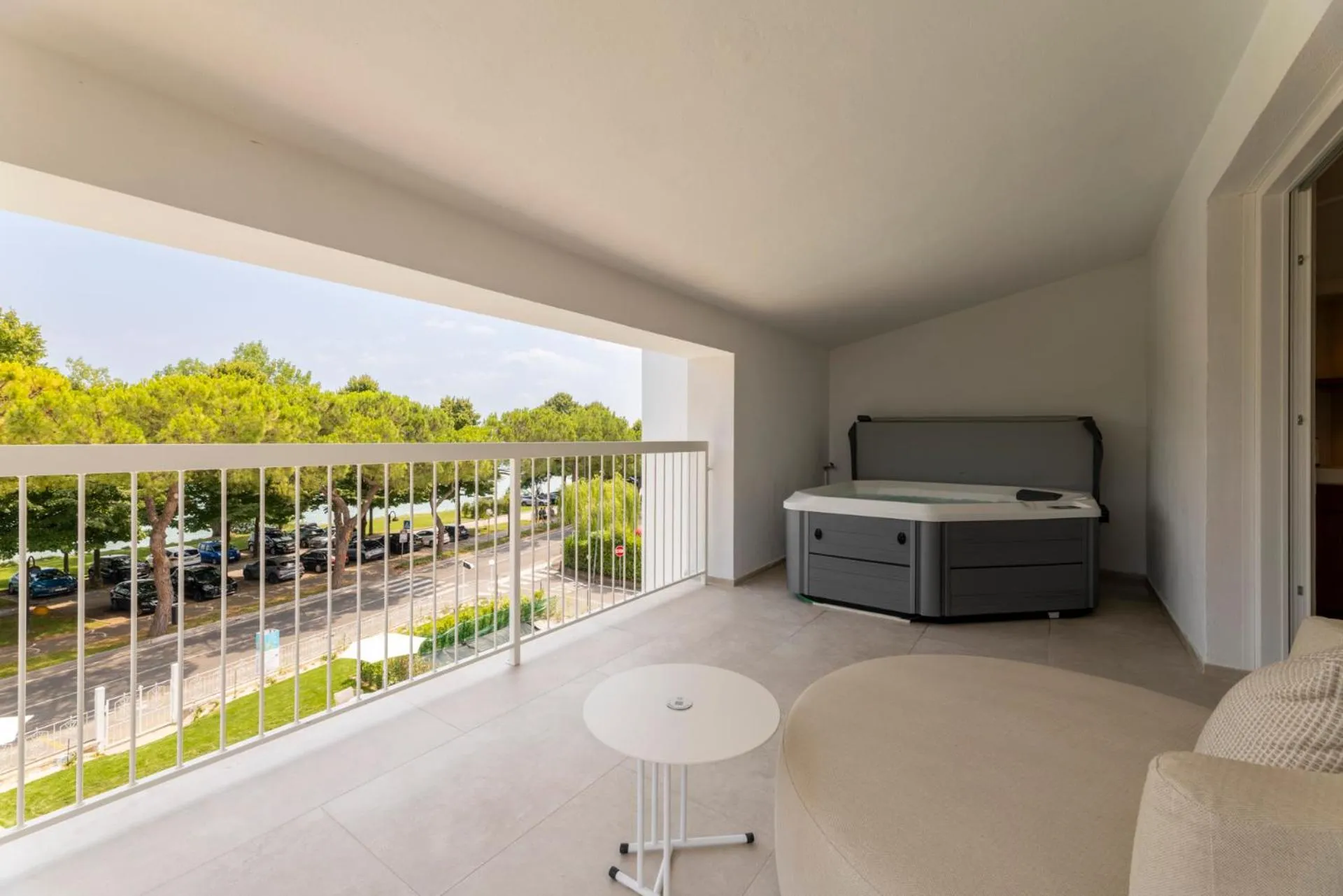 Balcony/Terrace in Hi Hotels Sirmione - Lakeview Pool